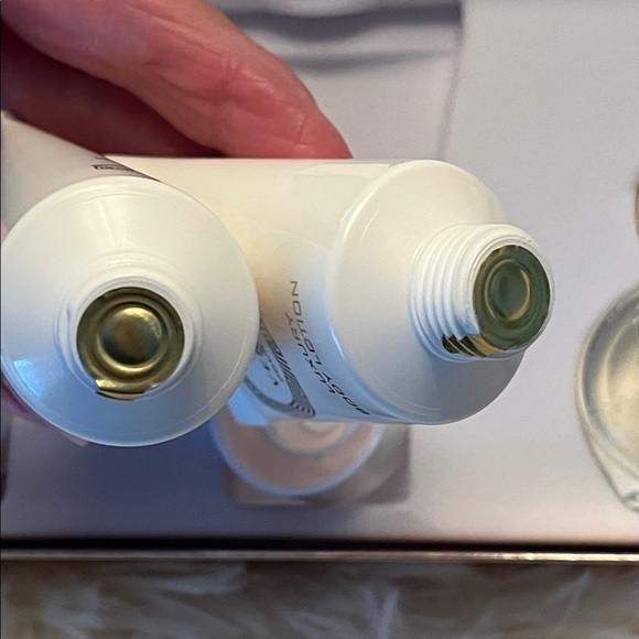 Versace Eros Pour Femme Gift Set
New in Box - Sample sizes - Picture 9 of 13